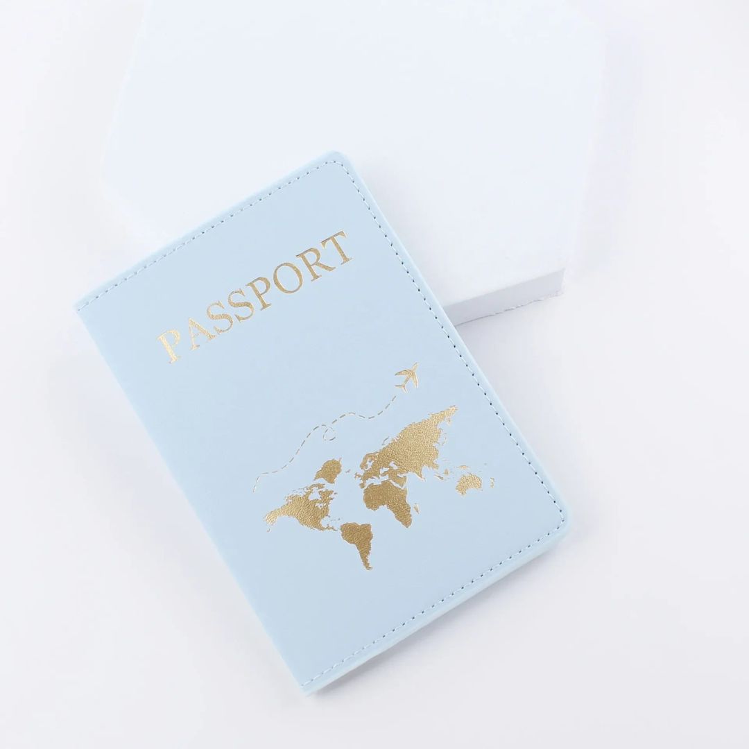 étui-passeport-carte-du-monde-bleu-ciel