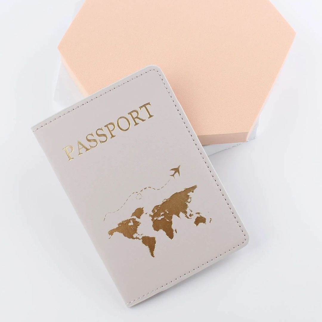 étui-passeport-carte-du-monde-gris