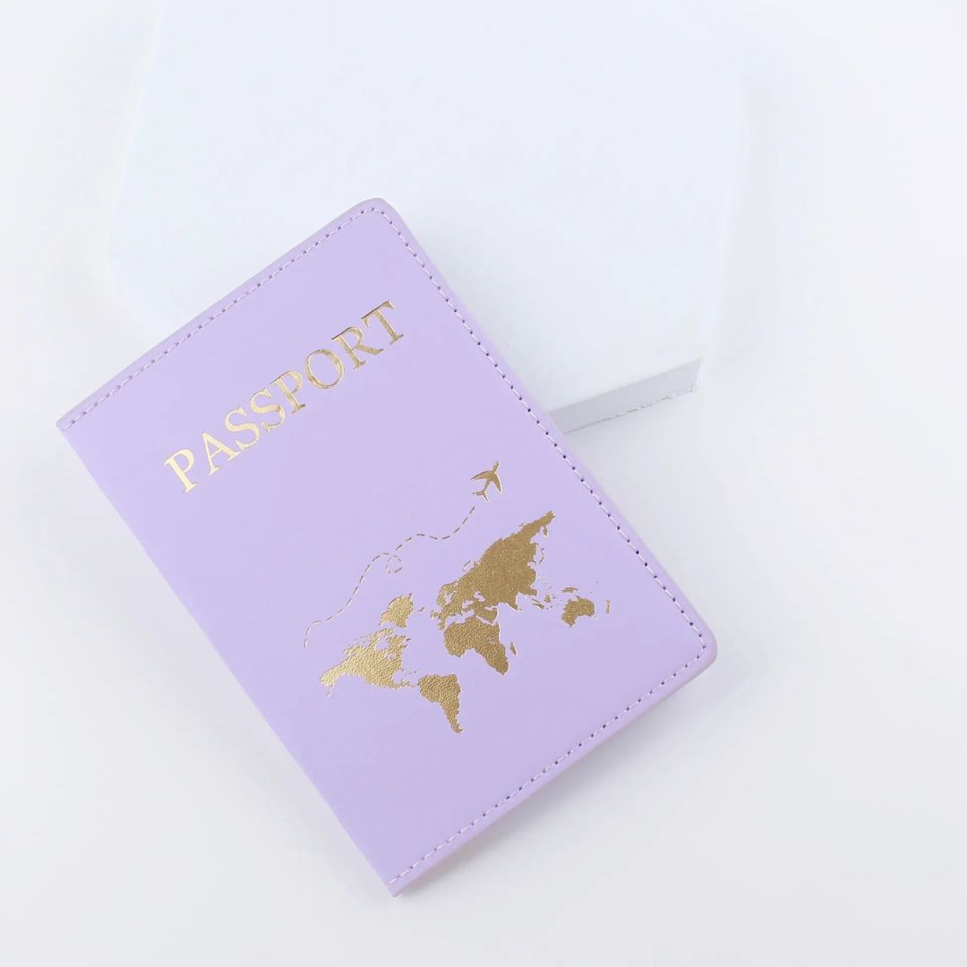 étui-passeport-carte-du-monde-lila