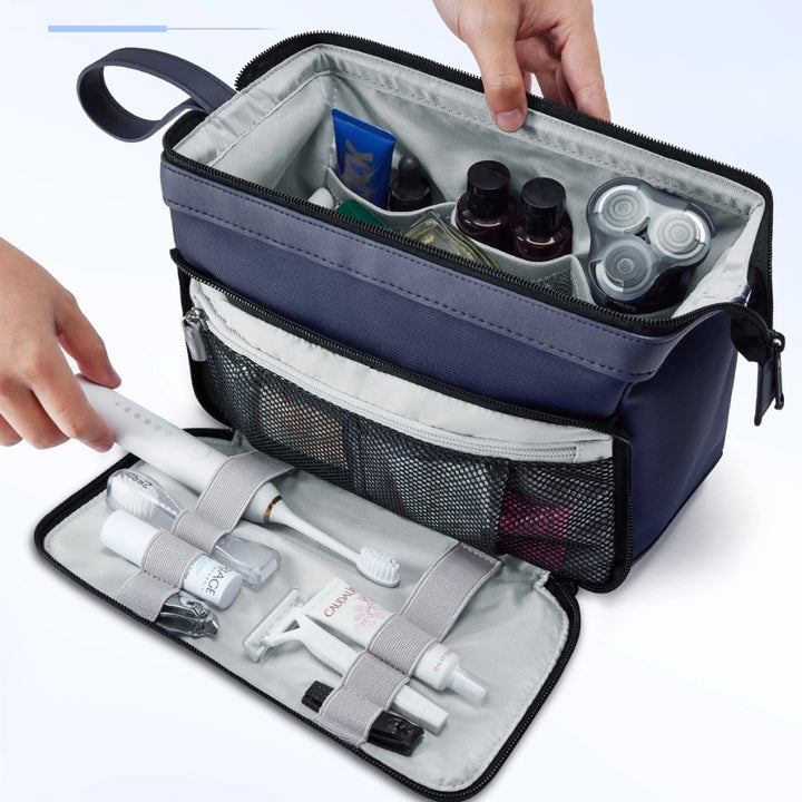 Grande Trousse de toilette Homme, remplie avec beaucoup d'affaires : brosse à dent électrique, anti-cerne, rasoir, coupe-ongle, tondeuse à barbe, huiles à barbe, etc.