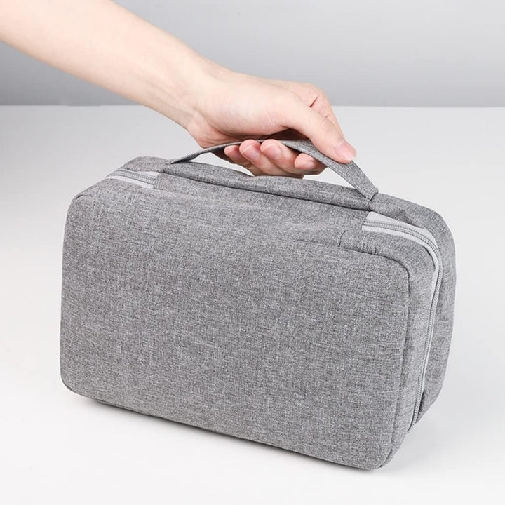 Petite Trousse de Toilette de Voyage à Suspendre, avec poignée de transport, format compact