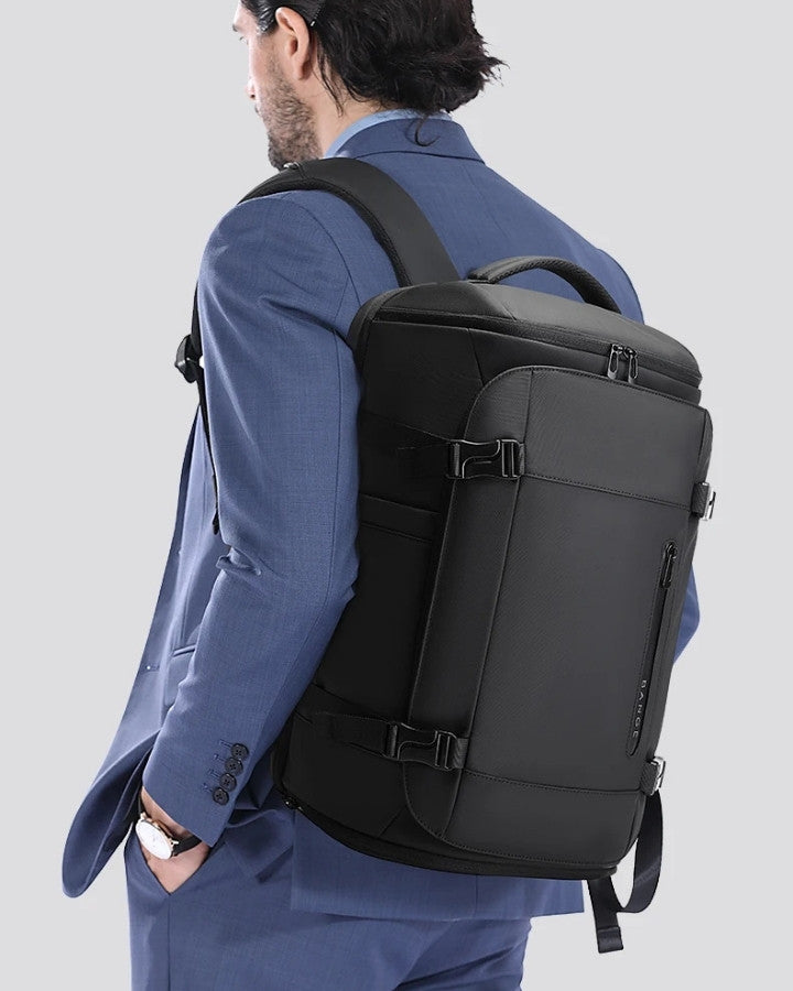 Sac à Dos de Voyage 45 x 36 x 20, porté sur le dos d'un homme