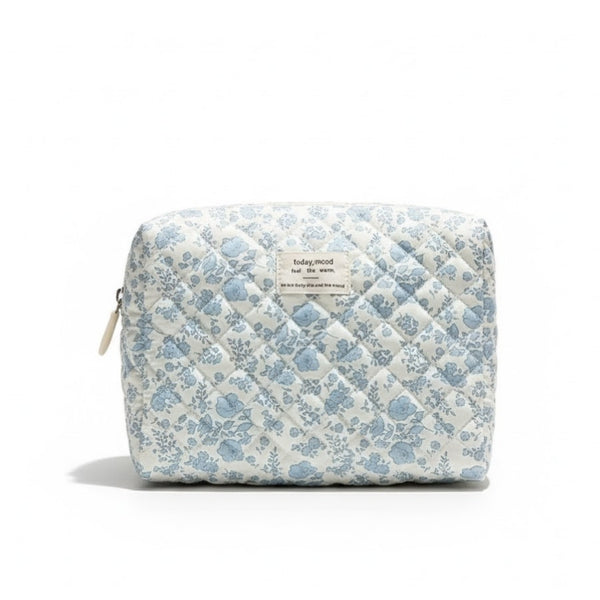 Grande trousse de toilette Fleurie Matelassée Today Mood fond blanc et imprimé bleu