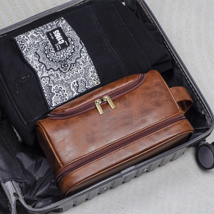 Trousse de Toilette Homme Cuir à Suspendre, format compact, rentre facilement dans une valise