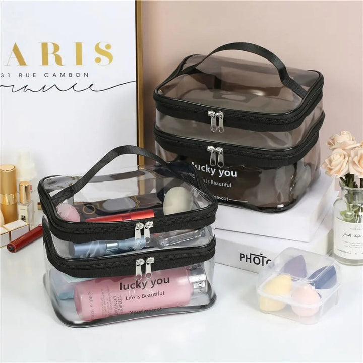 set de vanity case transparents avec produits cosmétiques