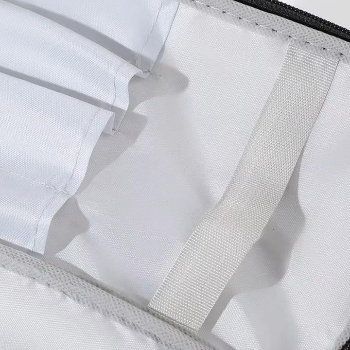 Intérieur du Vanity Léopard avec poches et compartiments élastiques