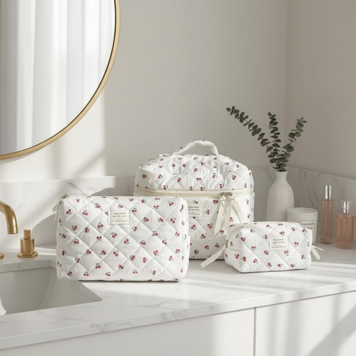 Ensemble Vanity et Trousses de toilette Femme motif cerises en tissu matelassé